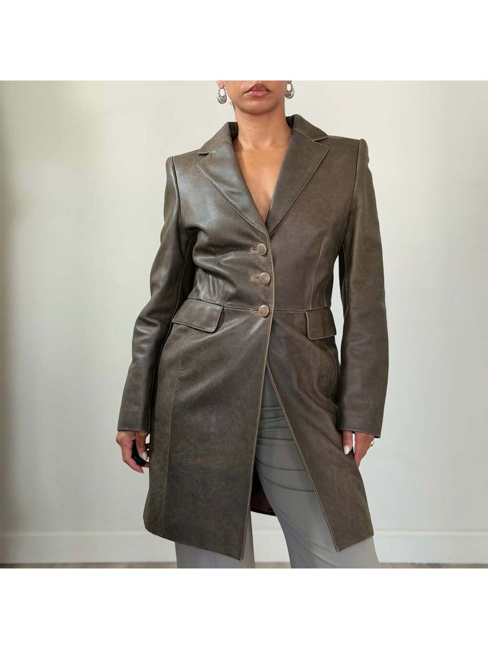 Escada - Picture 7 of 8